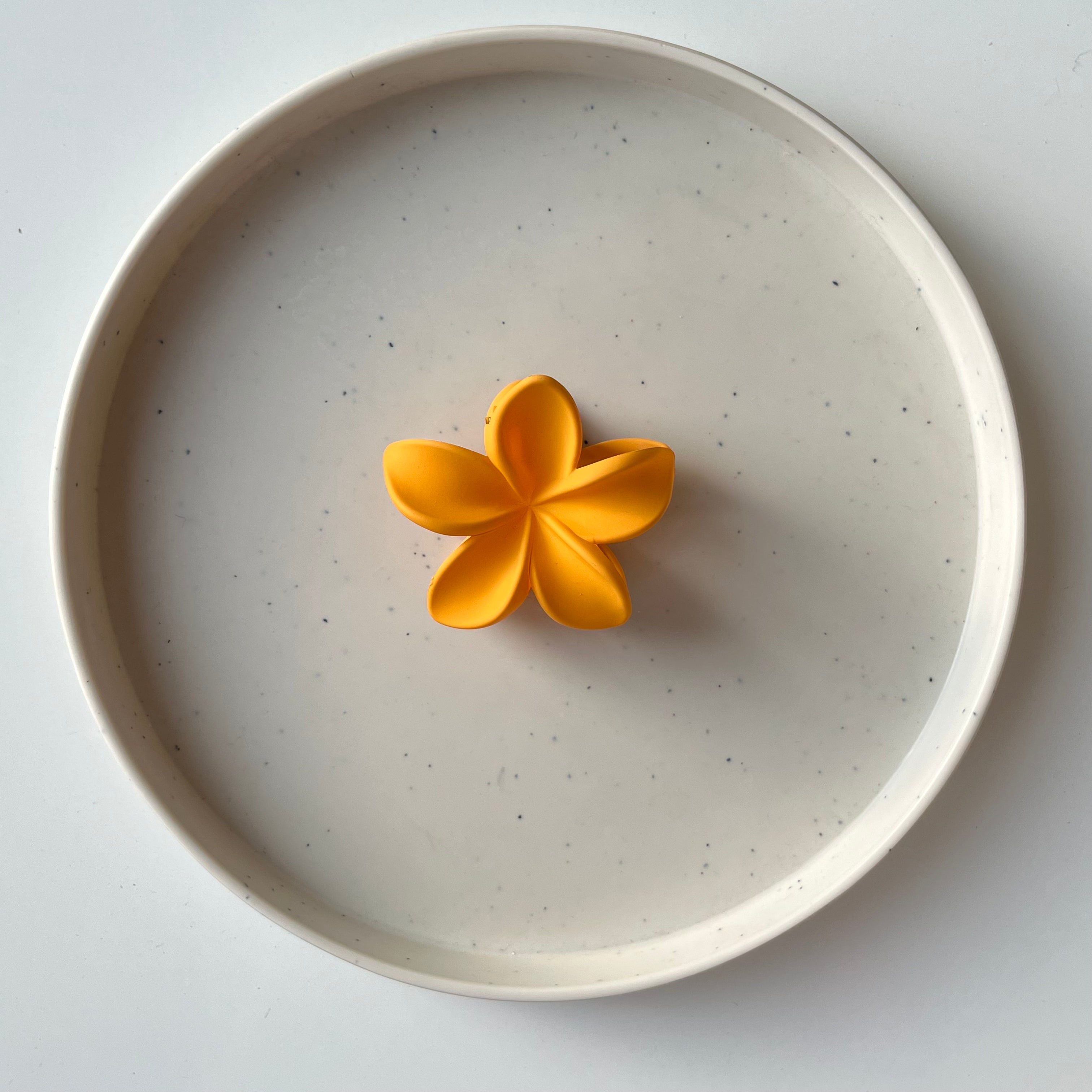 Fleur Matte Claw Clip – Medium